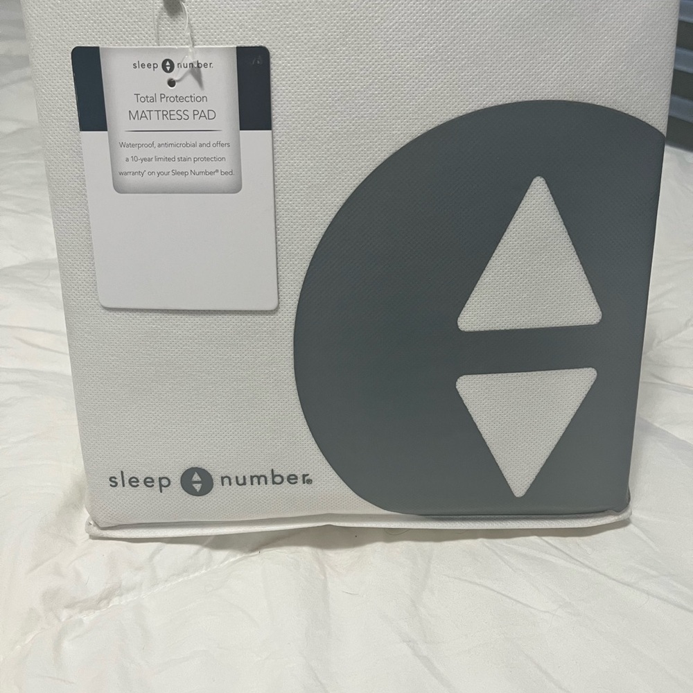 Sleep Number Total Protection mattress pad, flex top king, brand new